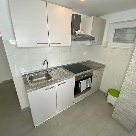 Carmen Apartment *