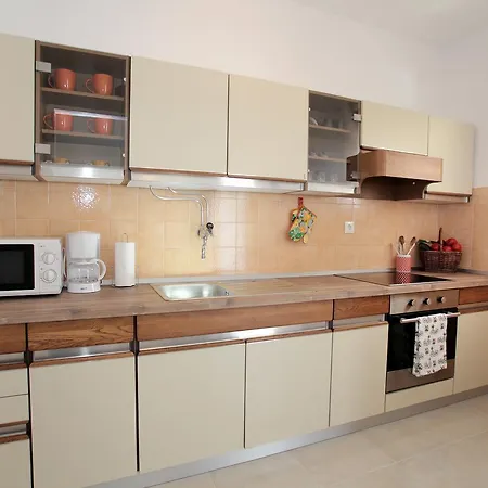 Apartment Carmen *