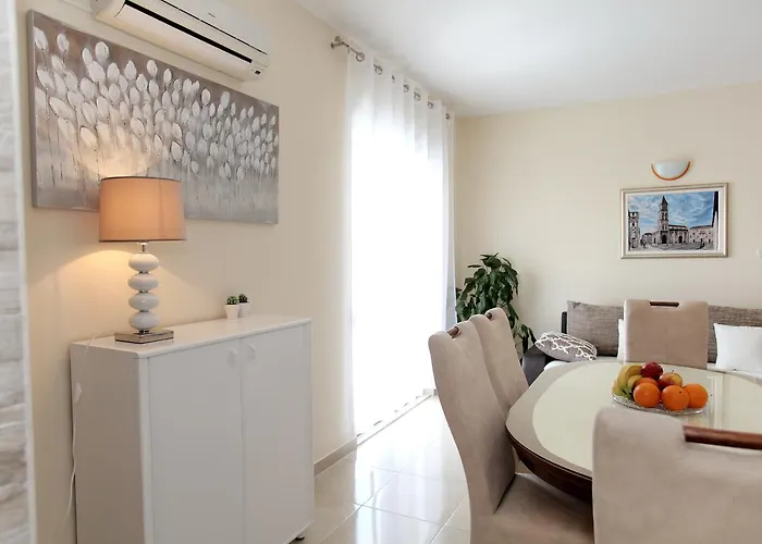 Carmen شقة تروغير