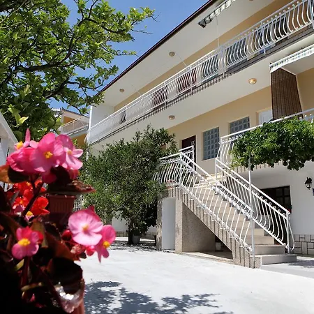 Carmen Apartmán *